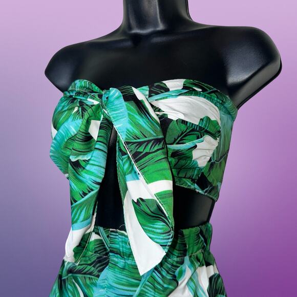 Size XS Green Tropical Print Vacay Leaf 2 Piece Strapless Bandeau Shorts Set - Picture 3 of 7